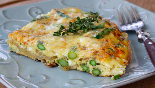 SPARGLI FRITATTA TÜÜMIANI JA FETAGA